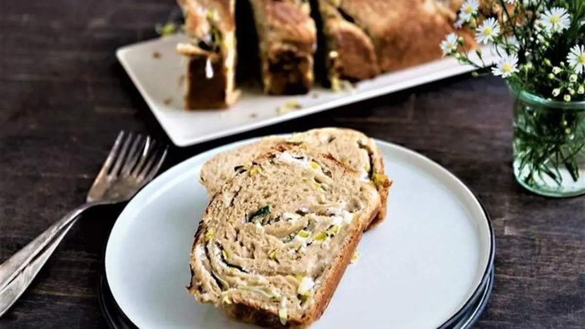 طرز تهیه نان پنیر گردو، صبحانه آسان و مقوی
