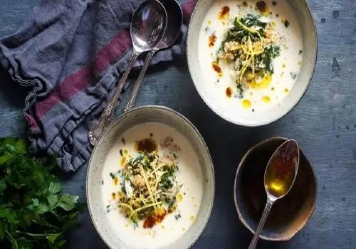 طرز تهیه آش ماست خوشمزه و مجلسی؛ با مهم‌ترین نکات طلایی آشپزی