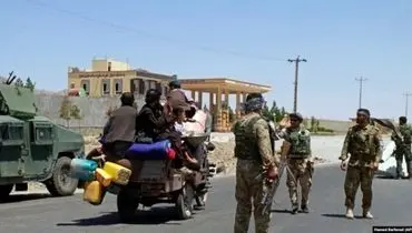 لحظه فرار نیروهای امنیتی هرات در زمان پیشروی طالبان + فیلم