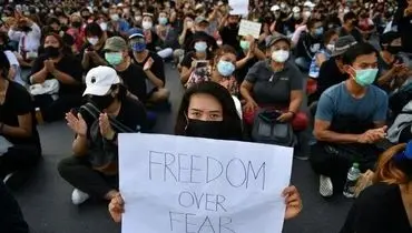 تظاهرکنندگان تایلند استعفای نخست‌وزیر را خواستار شدند