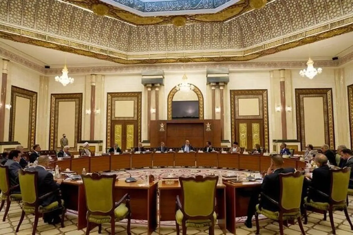 نشست روسای احزاب با الکاظمی در حضور رئیس پارلمان و رئیسجمهوری عراق