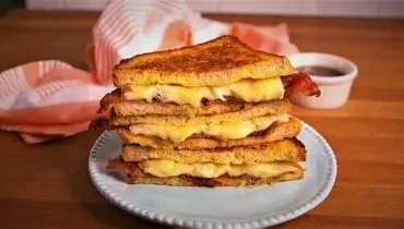 طرز تهیه تست کالباس و پنیر خوشمزه و متفاوت