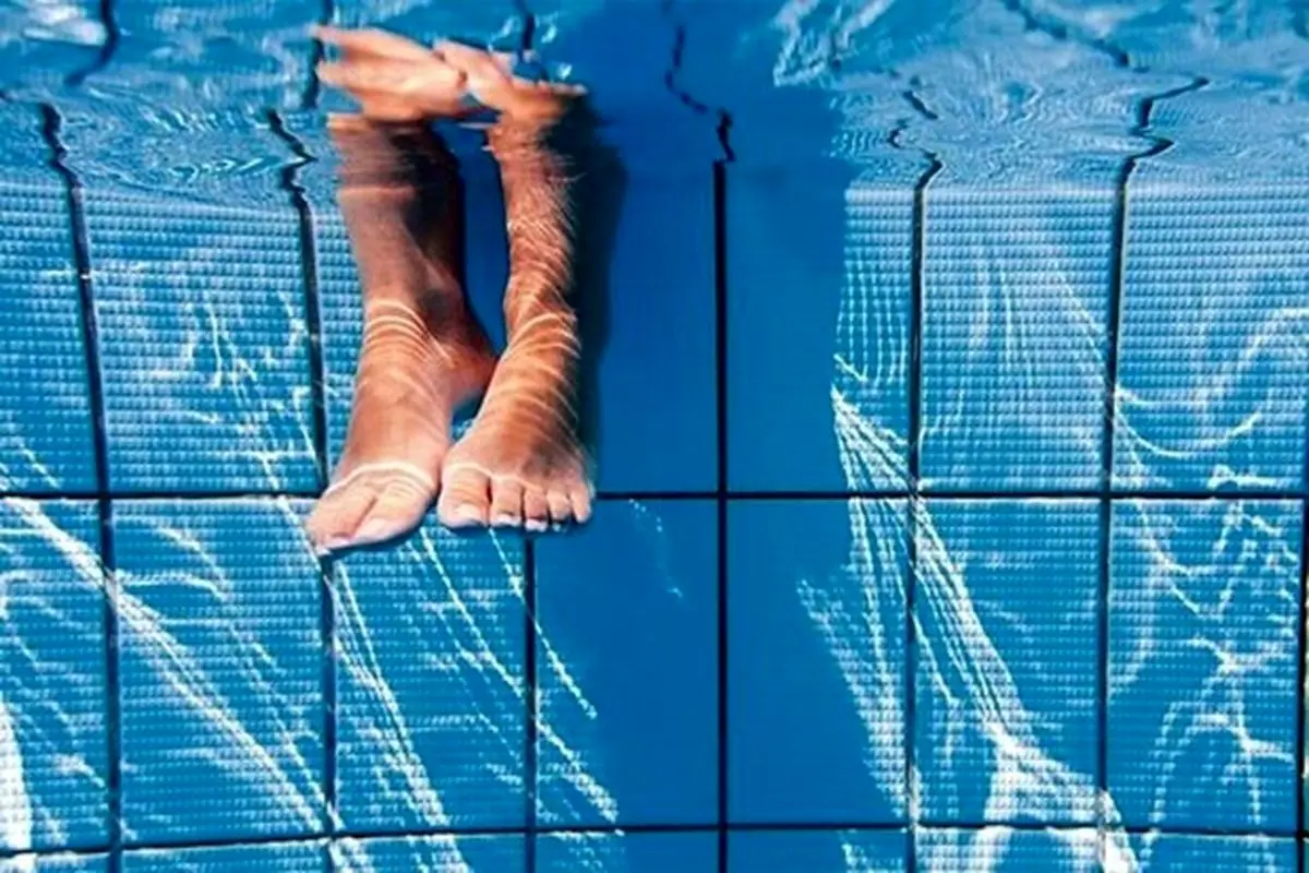 ۱۰ مزایای شنا کردن که شما را عاشق استخر می‌کند