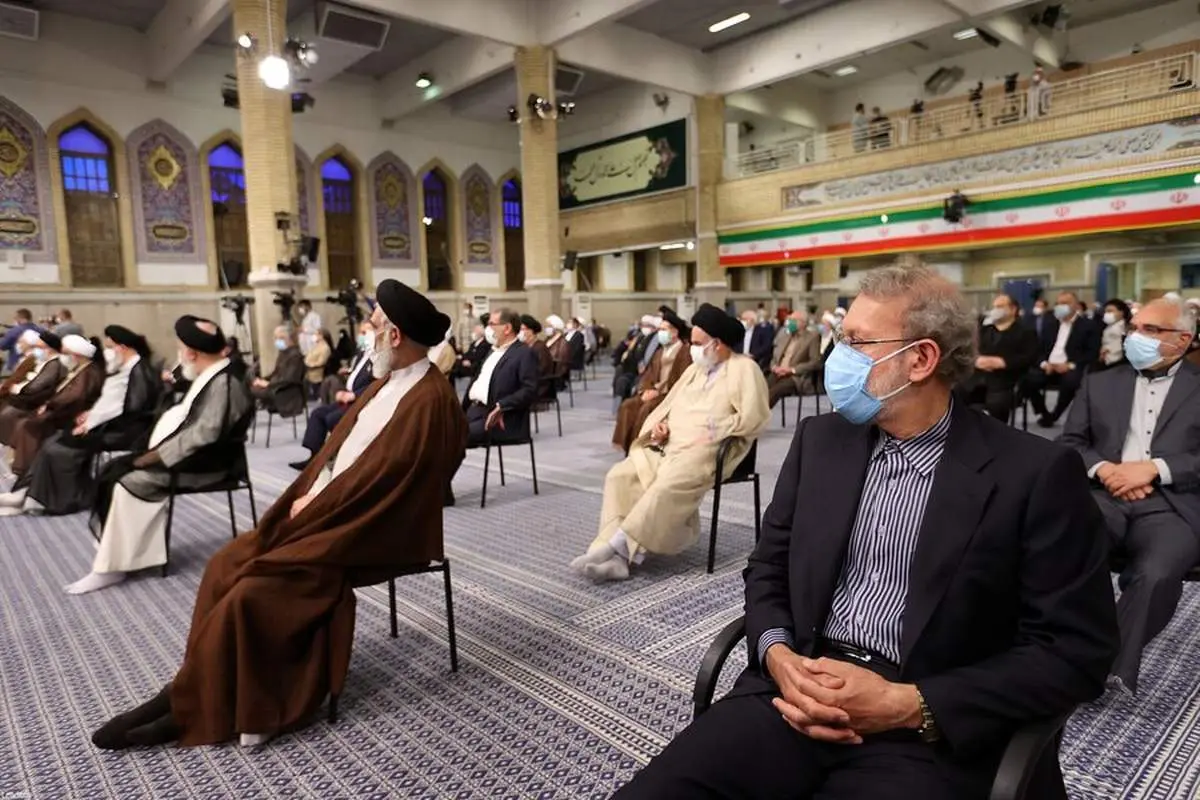 تکذیب غیبت علی لاریجانی در مراسم تنفیذ + عکس