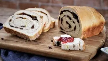 طرز تهیه نان کشمشی خوشمزه و مفید