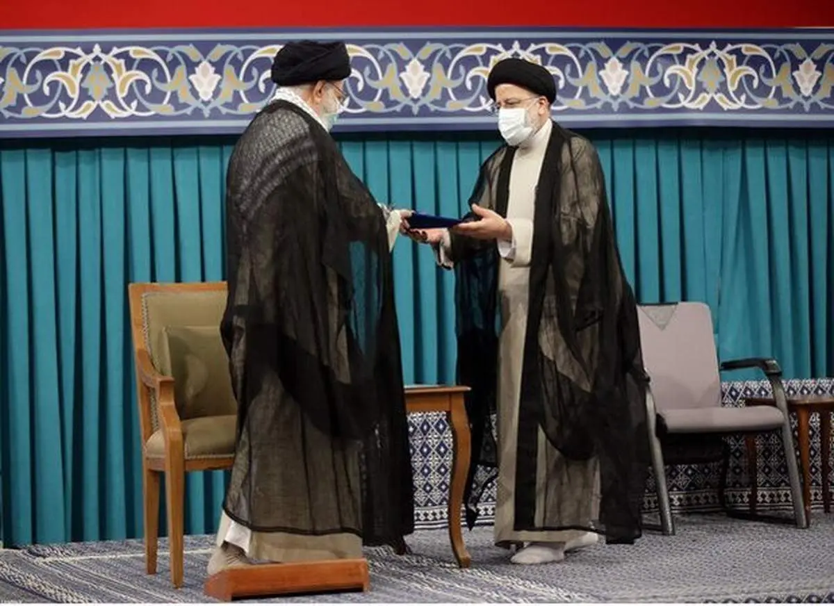 تصویری از دختران امام راحل در مراسم تنفیذ ابراهیم رئیسی