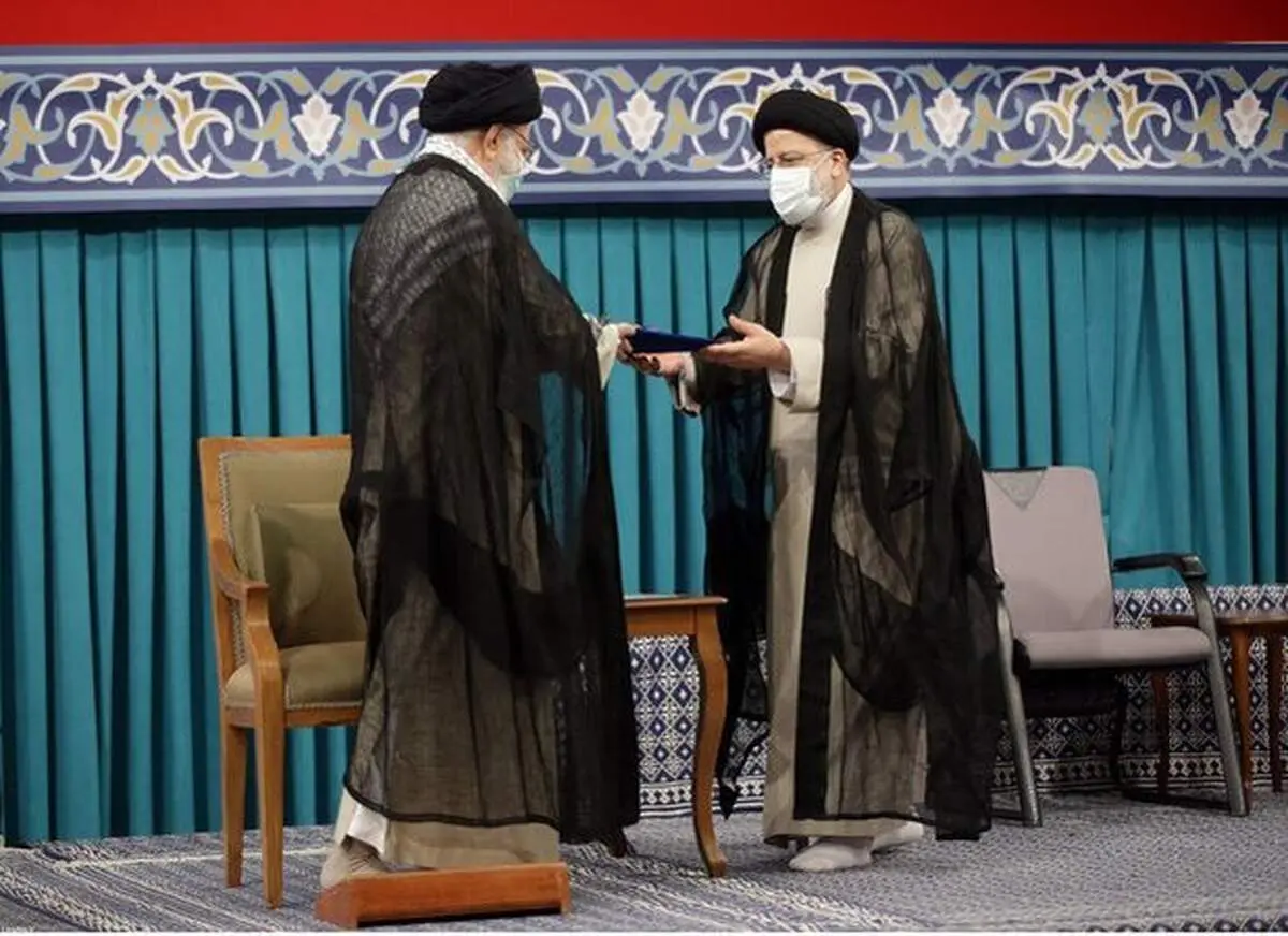 تصویری از دختران امام راحل در مراسم تنفیذ ابراهیم رئیسی