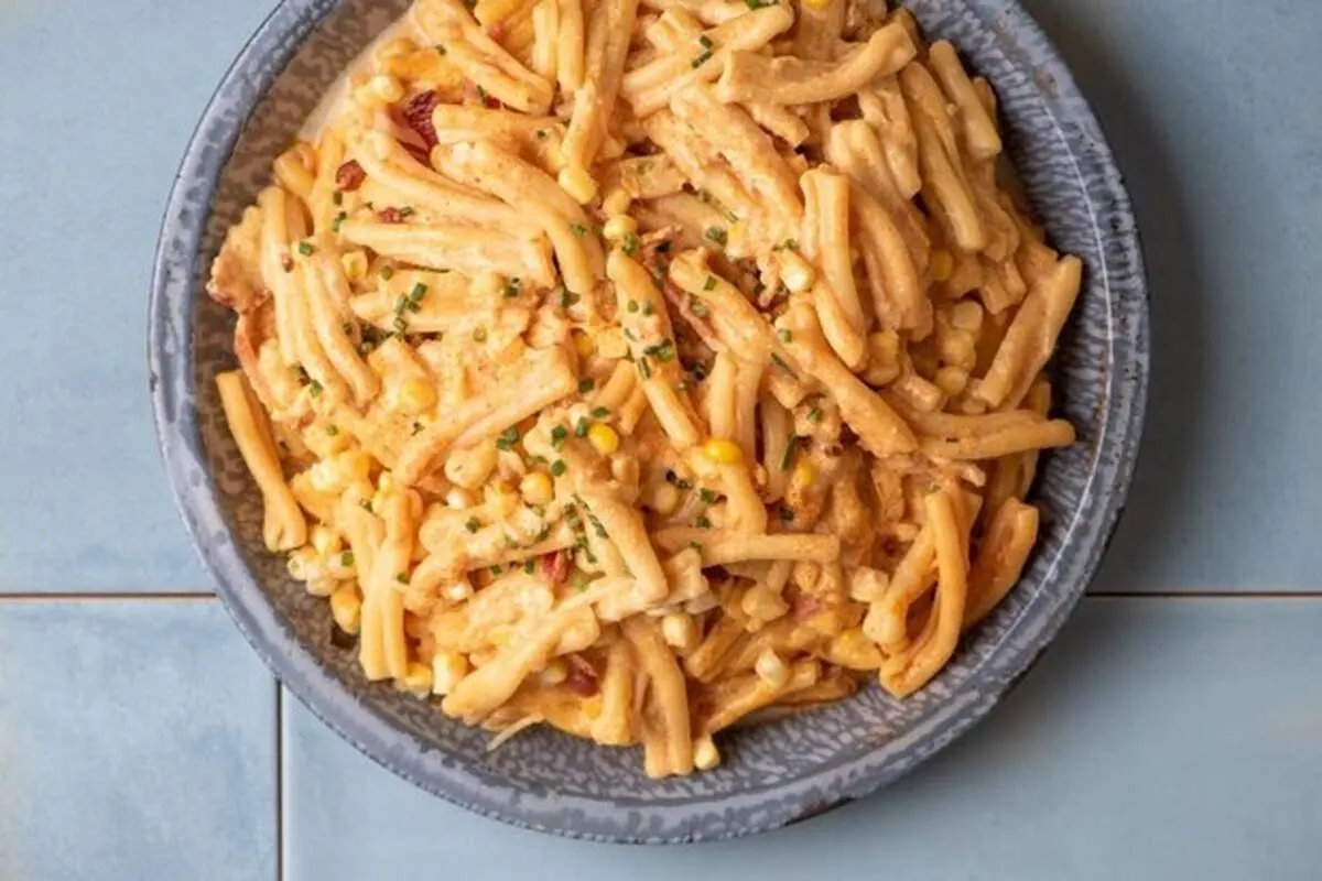 طرز تهیه ماکارونی پنیر خامه ای لذیذ و خوشمزه