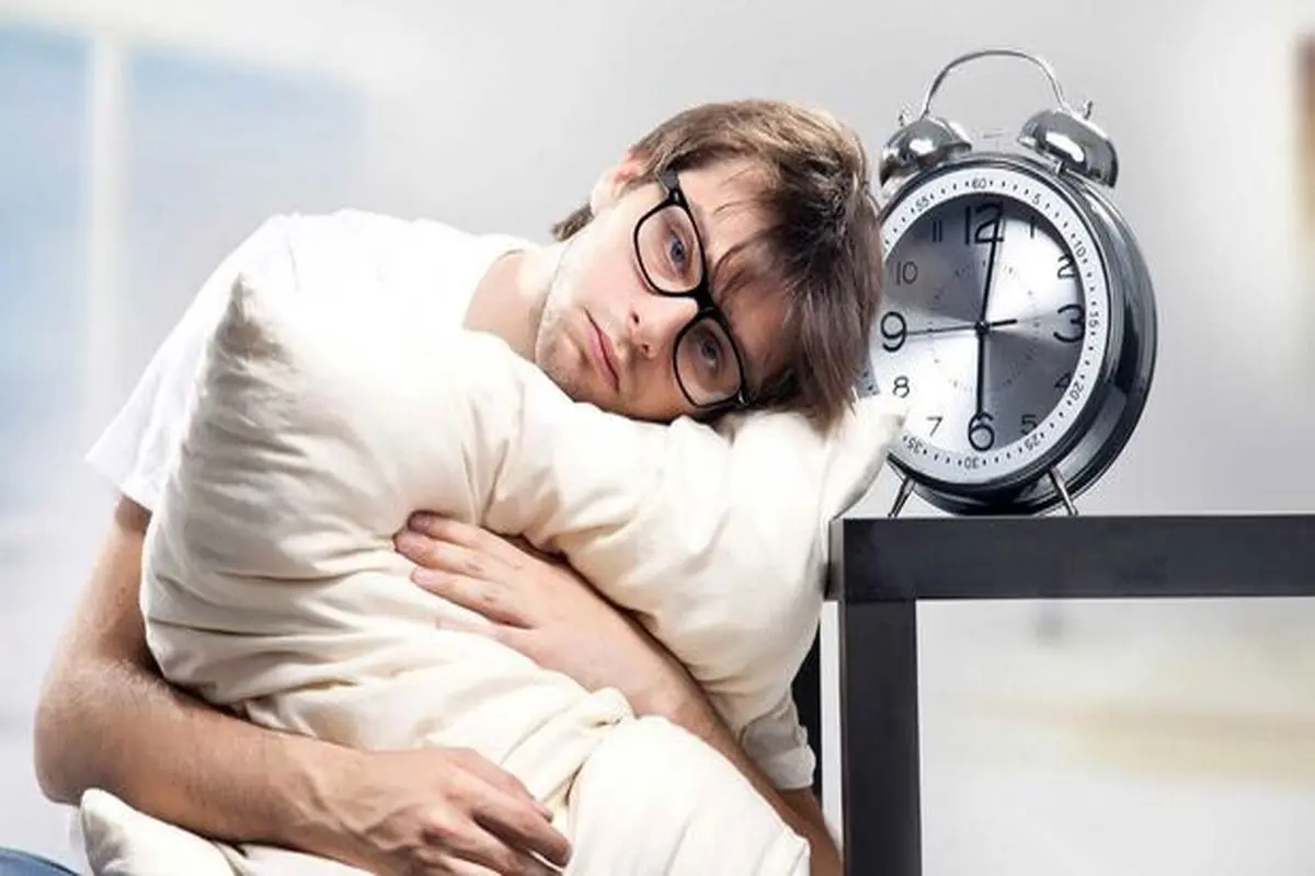 ۶ نشانه بهداشتی محرومیت از خواب چیست؟