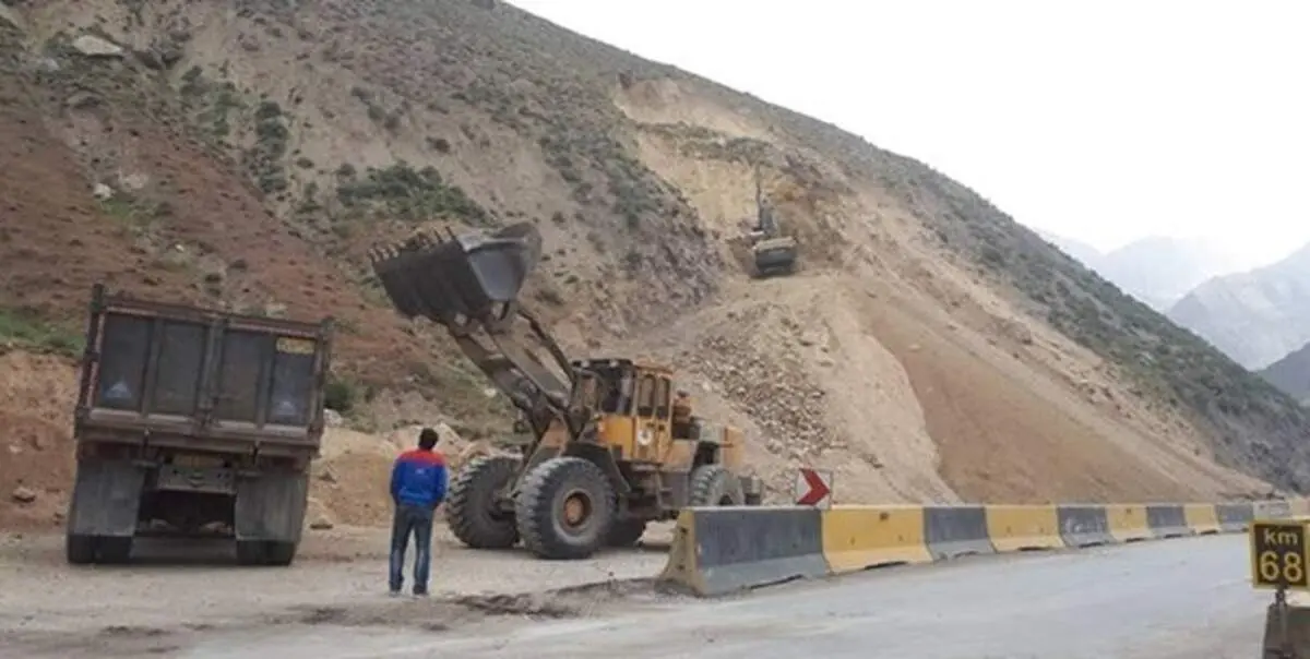 انسداد هراز و ترافیک در کندوان/ ۷ جاده مسدود است