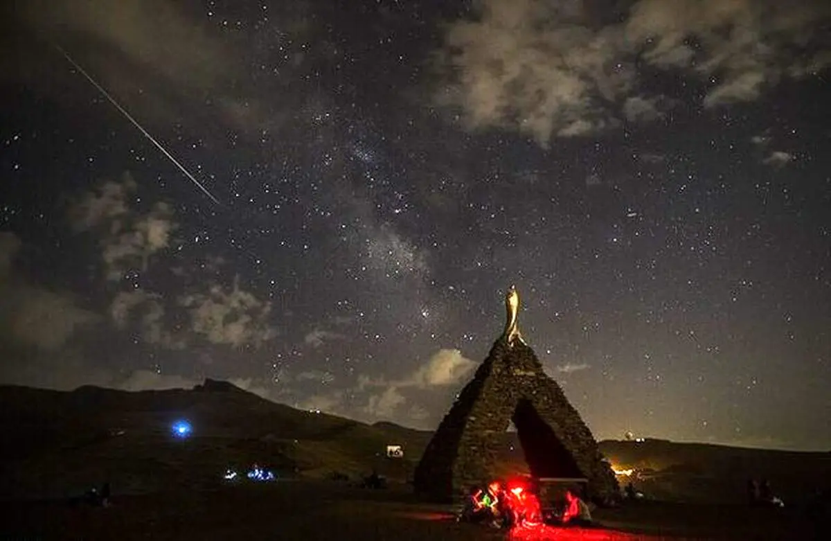 تصاویر حیرت‌انگیز از اوج‌گرفتن بارش شهابی
