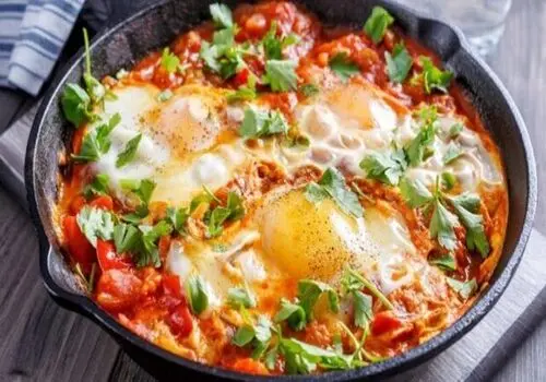 طرز تهیه میرزا قاسمی؛ غذای محلی با عطر و اصالت گیلانی


