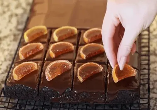 طرز تهیه دسر شکلاتی مخصوص درآمد زایی و مهمانی ها+ فیلم