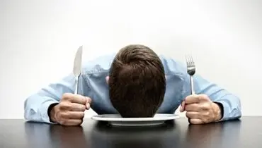 گرسنگی چگونه باعث افزایش وزن می‌شود؟