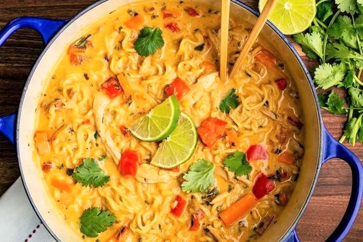 طرز تهیه سوپ ورمیشل خوشمزه با سبزیجات و مرغ