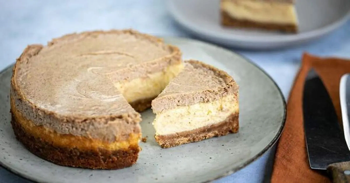 طرز تهیه چیزکیک زنجبیلی با پایه کیک در فر