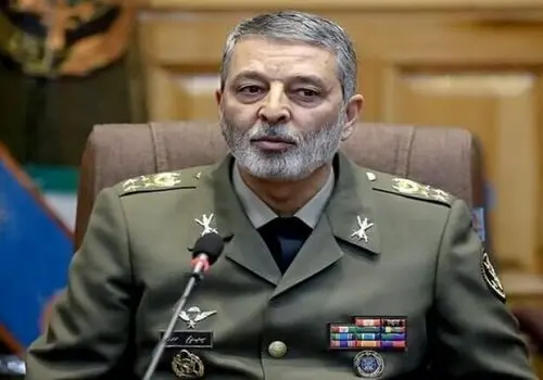 خط و نشان فرمانده ارتش برای آمریکا / حضور ناوگان فرامنطقه‌ای منطقه غیرموجه است 