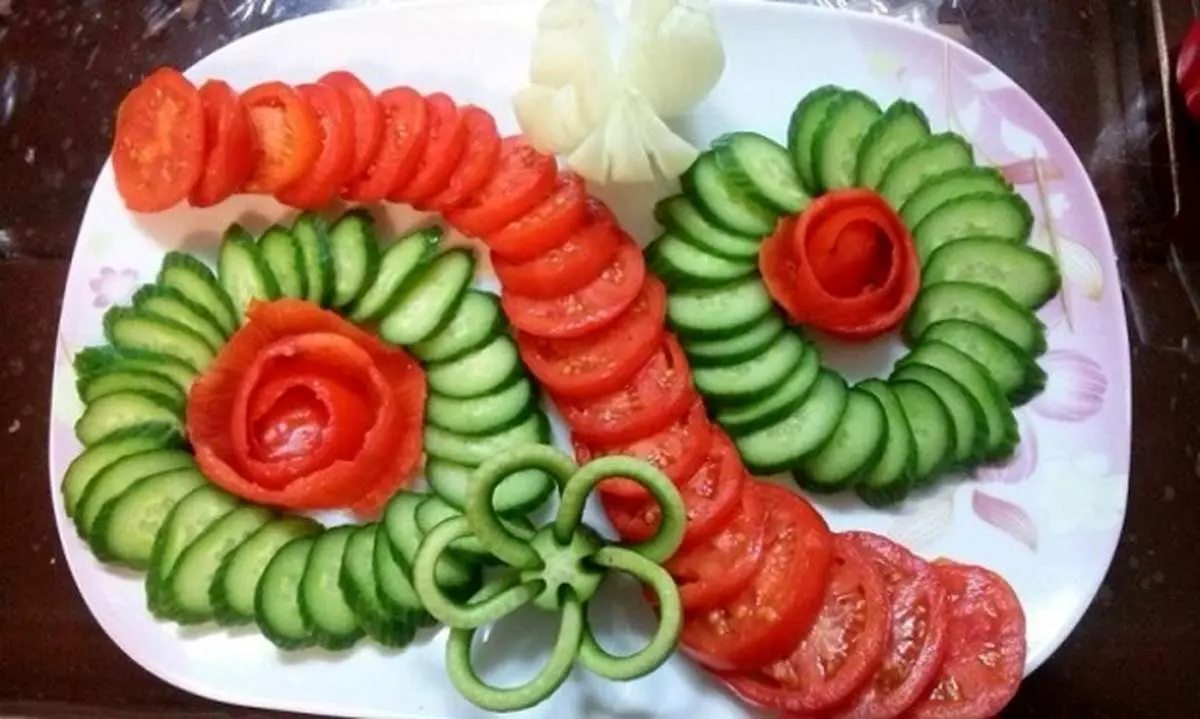 عجیبترین عوارض مصرف گوجه فرنگی با این مواد غذایی