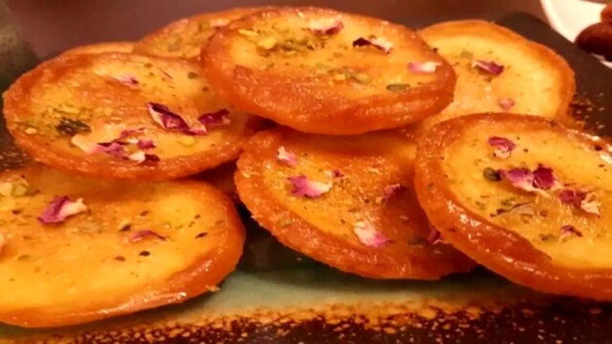 طرز تهیه خاگینه قاشقی پفی با شیر یا ماست