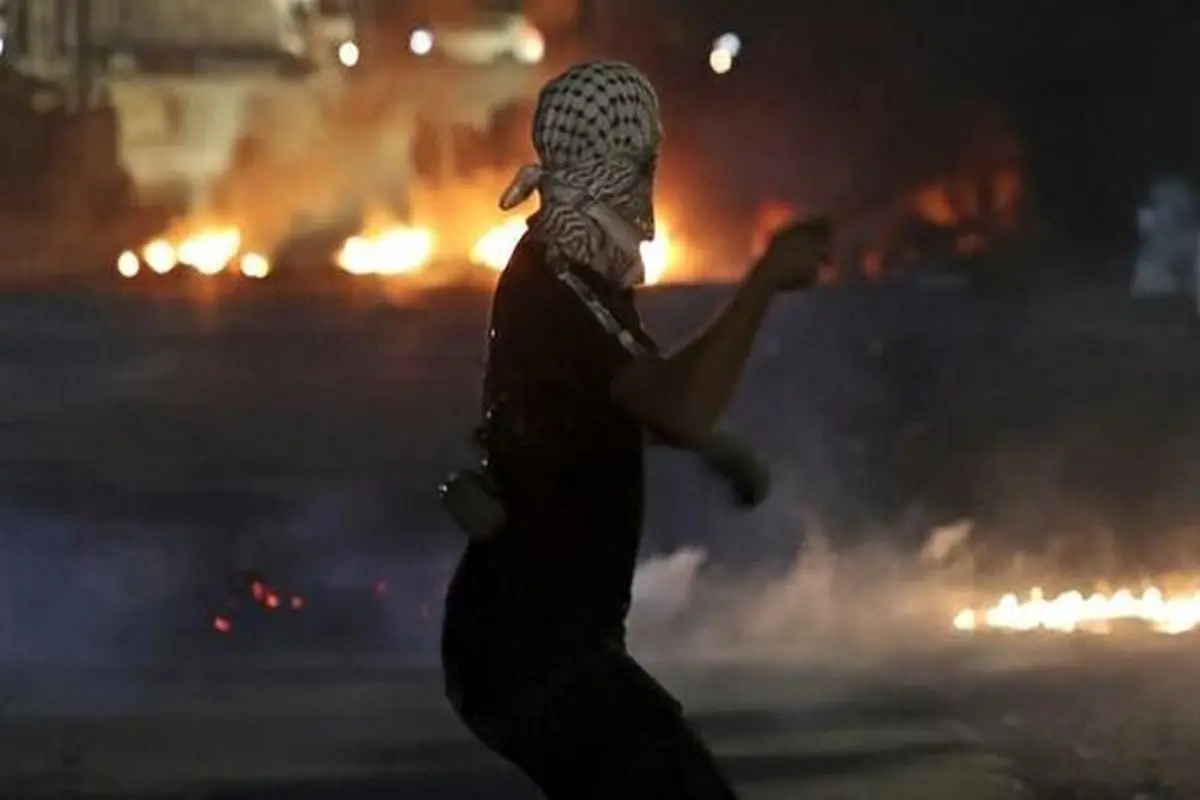 ادامه تظاهرات شبانه در غزه و زخمی شدن ۱۱ فلسطینی در تیراندازی صهیونیست‌ها