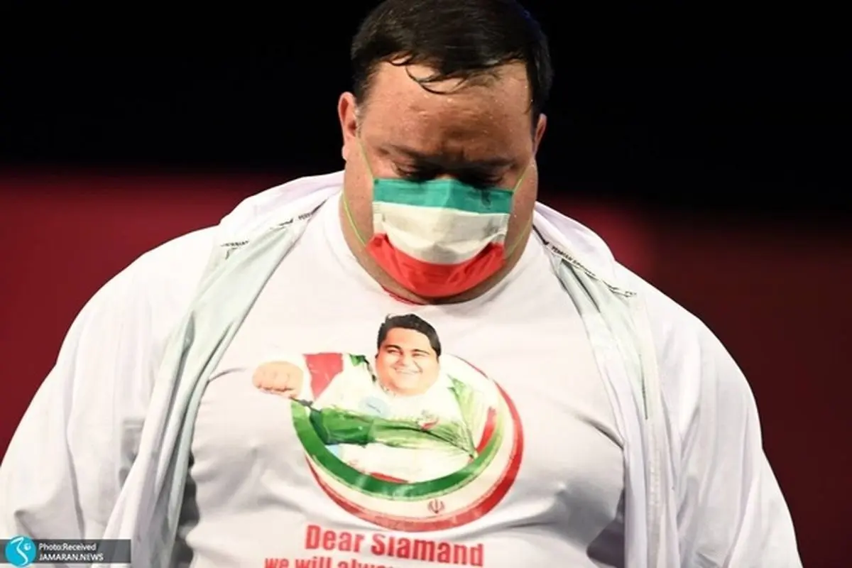 لحظه اهدای مدال نقره منصور پورمیرزایی در پارالمپیک ۲۰۲۰+ فیلم