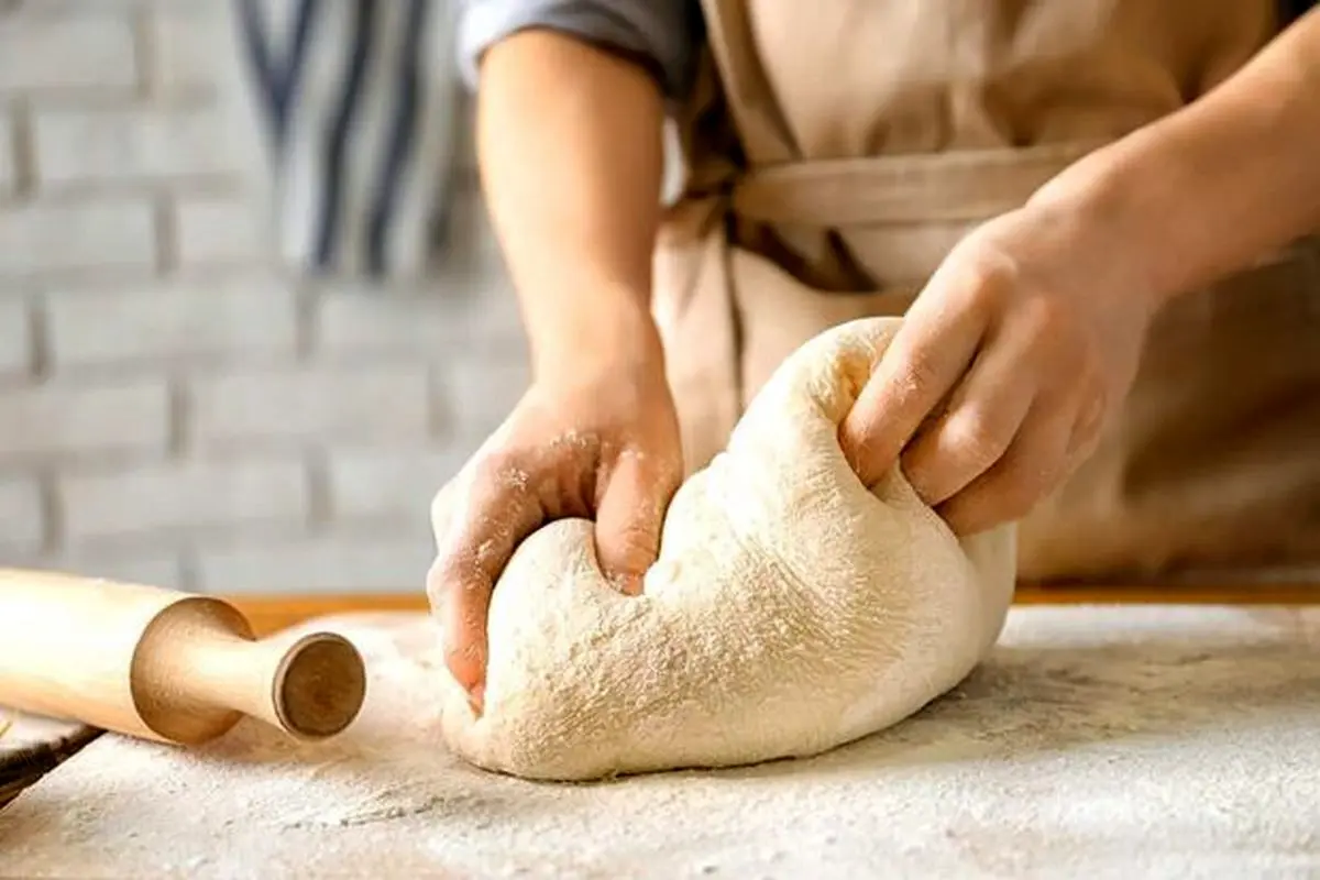 طرز تهیه خمیر جادویی برای پیتزا و پیراشکی