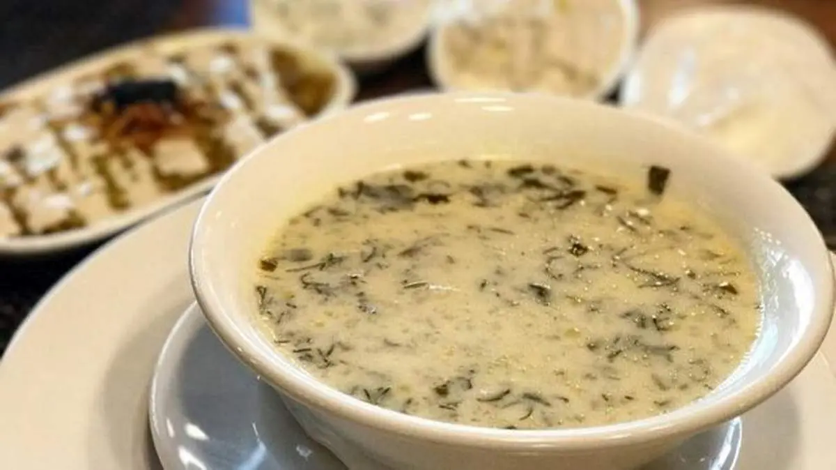 طرز تهیه آش دوغ ارومیه