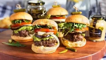 طرز تهیه همبرگر همراه با سبزیجات + فیلم