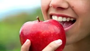 غذاهایی که مصرف آن‌ها باعث تمیزی دندان می‌شود