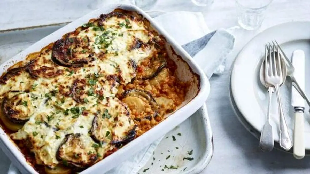 طرز تهیه سوفله بادمجان و مرغ پنیری با سس