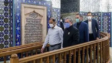 تشرف فرمانده نیروی دریایی ارتش پاکستان به حرم مطهر رضوی+تصویر