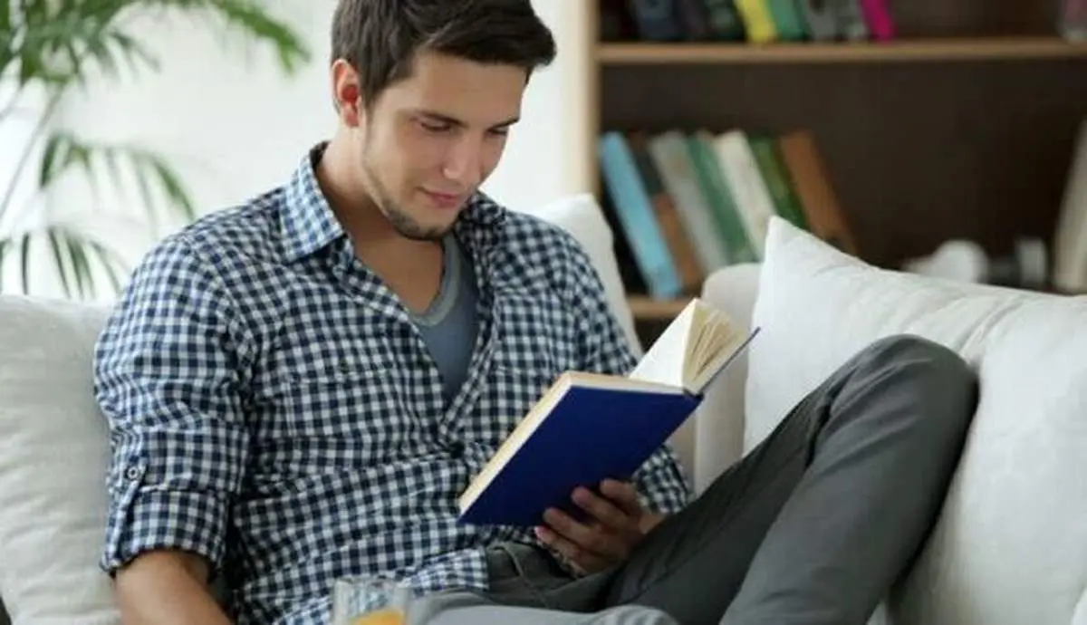 فواید کتاب خواندن برای سلامتی و نشاط