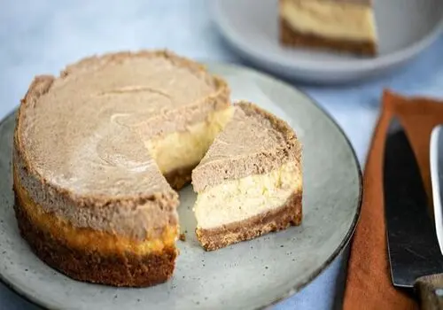 طرز تهیه چیزکیک لیمویی خاص و فوق العاده به سبک کافه قنادی ها+فیلم
