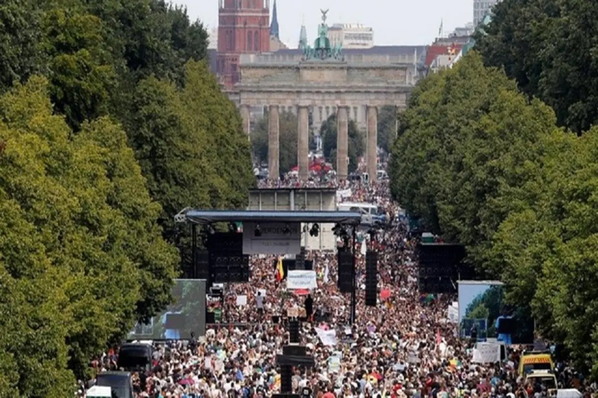 آلمانی‌ها علیه نژاد پرستی دست به تظاهرات زدند
