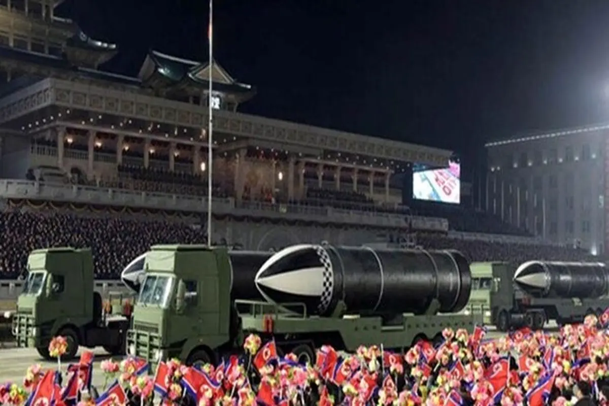 یونهاپ: کره شمالی،‌ شبانه رژه نظامی بزرگی اجرا کرد