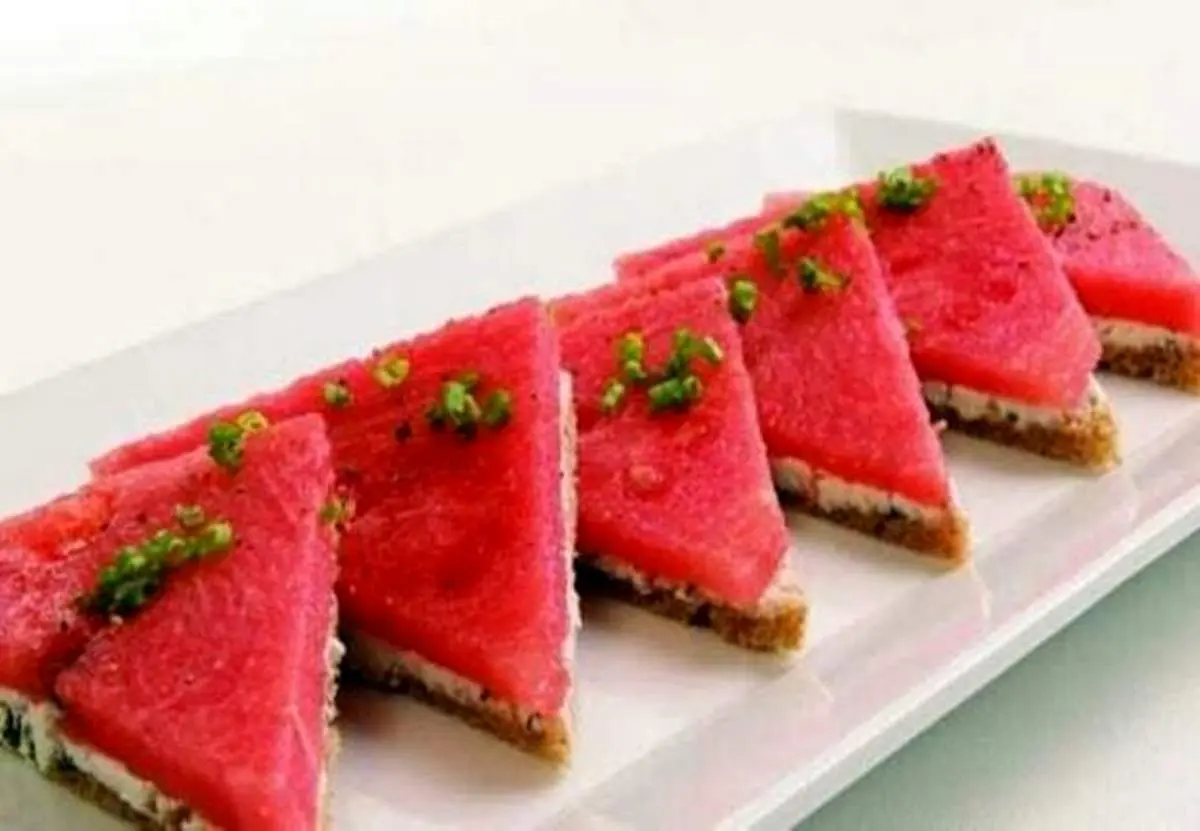 طرز تهیه ساندویچ هندوانه تابستانی