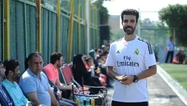 واکنش گزارشگر جنجالی بازی پرسپولیس و استقلال به سوتی‌های عجیبش!
