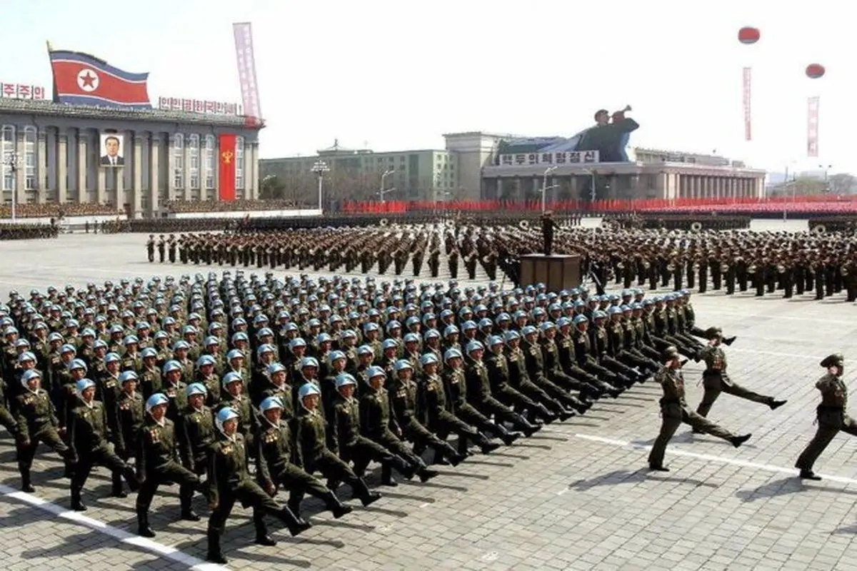 تجهیزات نظامی عجیب کره شمالی + فیلم