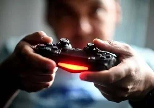 گیمر خلاق ps4را به کنسول دستی تبدیل کرد