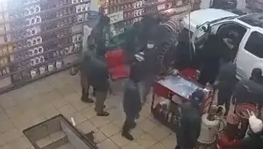 تصادف وحشتناک زن سعودی در تعمیرگاه+ فیلم