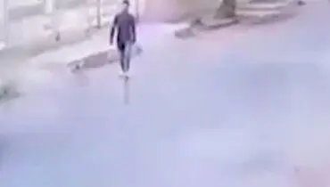 لحظه سرقت موبایل توسط دزد وقیح در ملاء عام+ فیلم