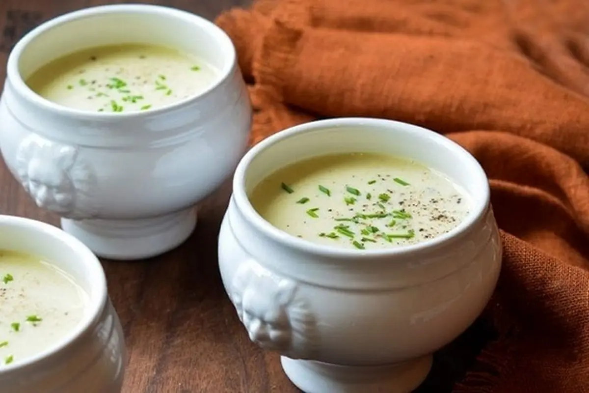 طرز تهیه سوپ تره فرنگی با قارچ و شیر