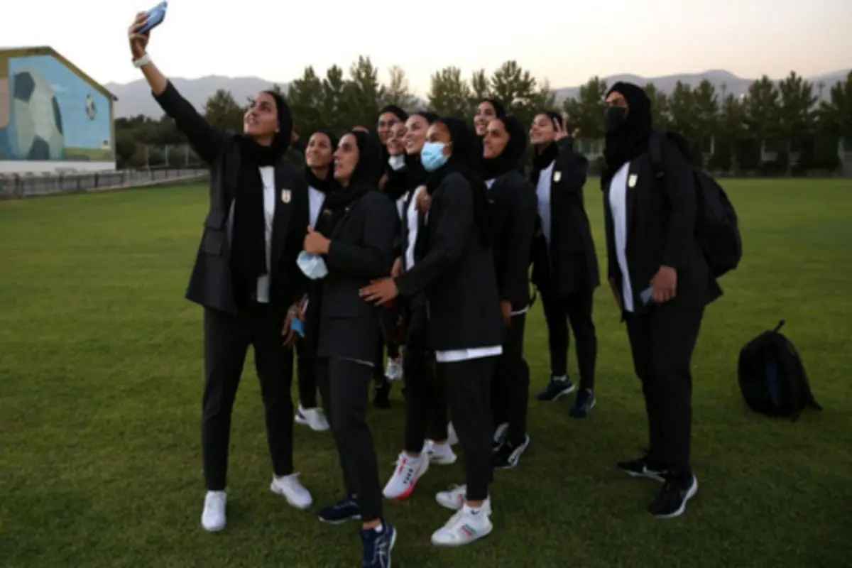 لباس‌های حاشیه ساز تیم ملی فوتبال بانوان + عکس