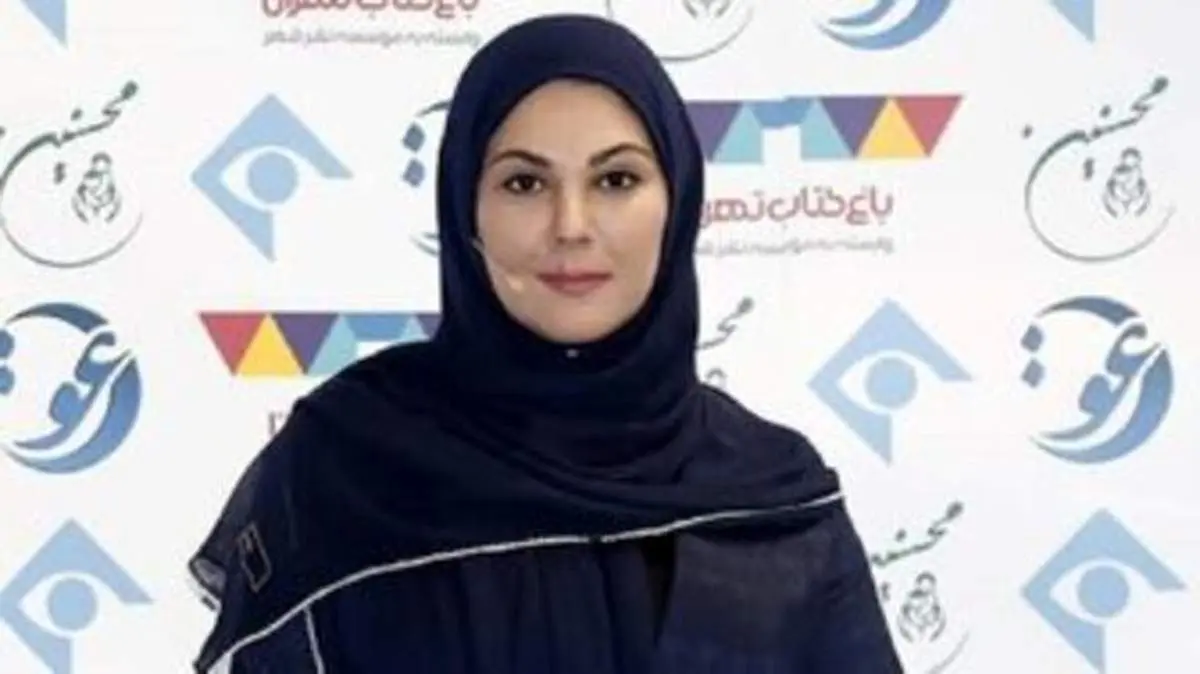 تیپ کاملا متفاوت لاله اسکندری بر سر مزار شاعر کاشانی + عکس