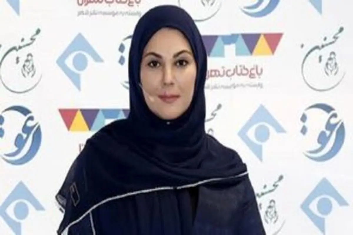 تیپ کاملا متفاوت لاله اسکندری بر سر مزار شاعر کاشانی + عکس