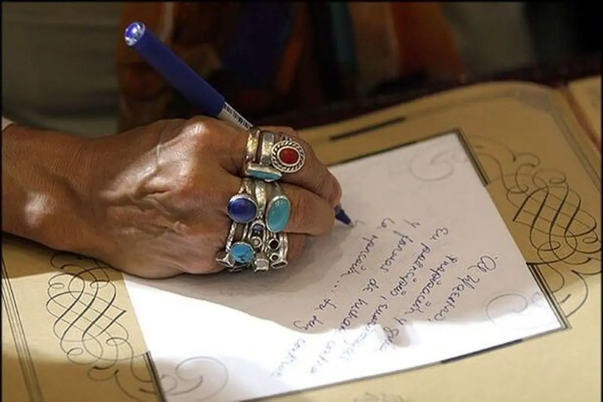 دعانویسی برای سارقین جهت عدم دستگیری توسط پلیس +فیلم