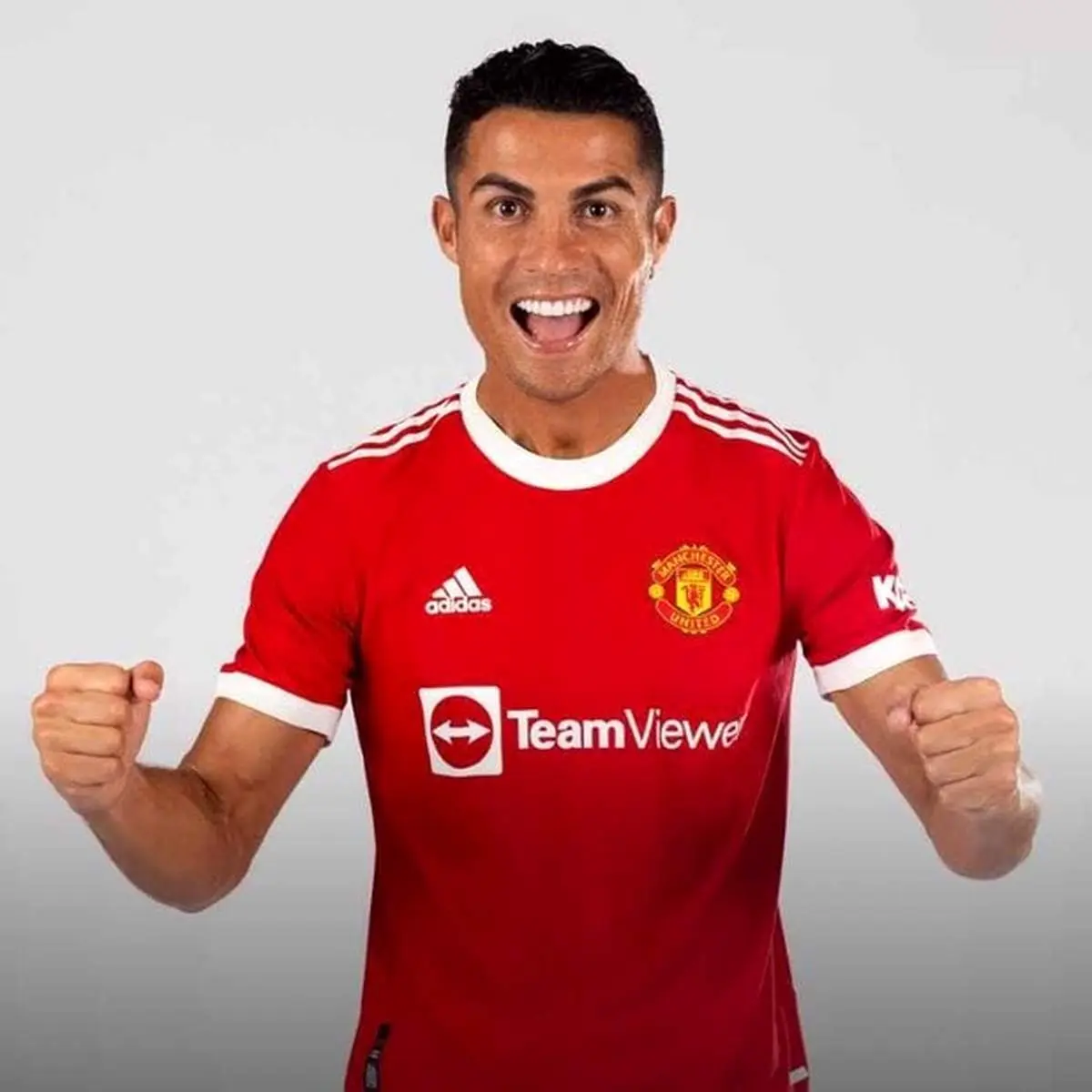 لحظه ورود کریستیانو رونالدو به استادیوم اولدترافورد + فیلم