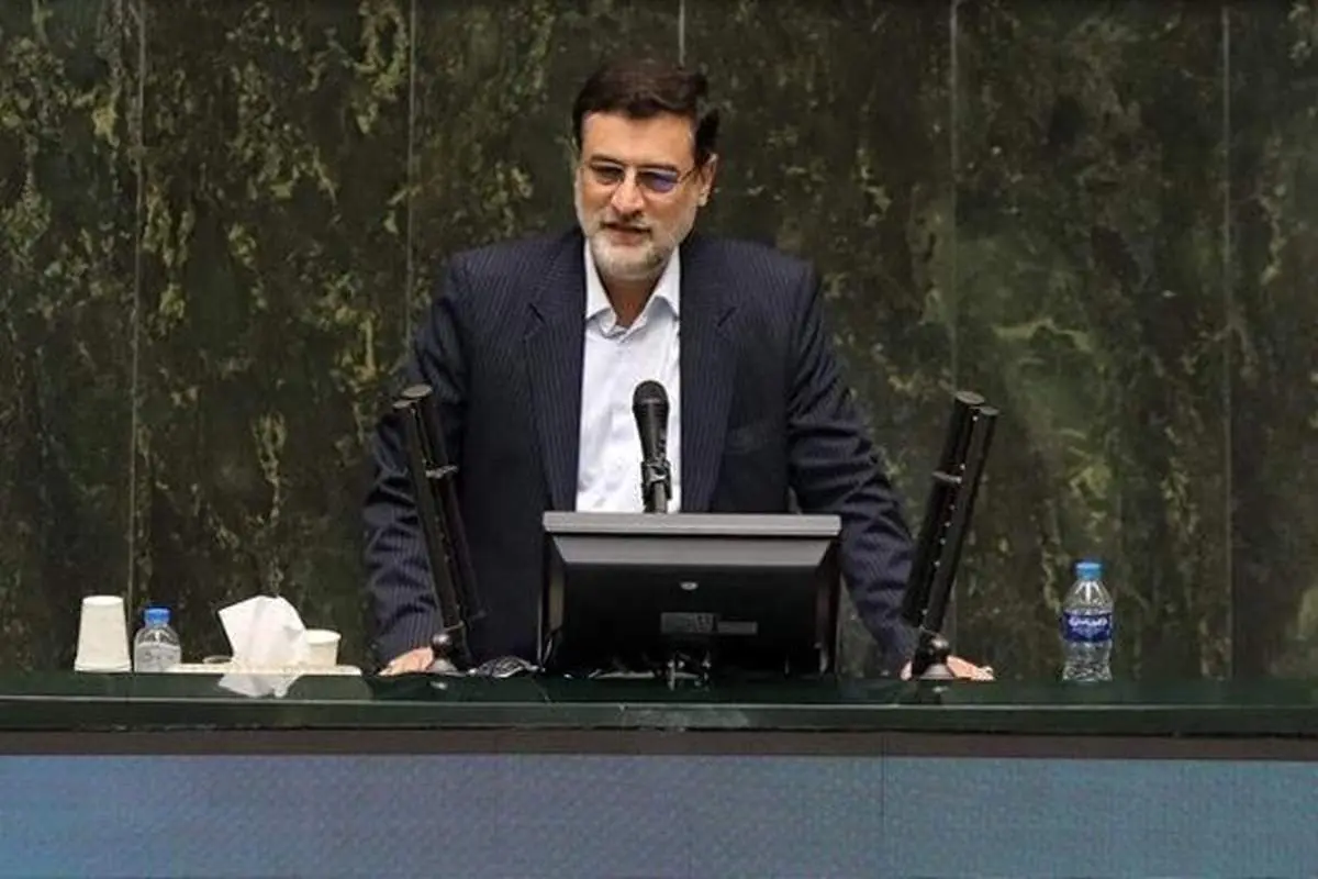 درخواست جمعی از خانواده‌های ایثارگران از مجلس برای «موافقت با استعفای قاضی‌زاده» جهت ریاست بنیاد شهید