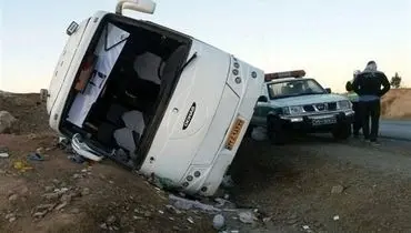 تصادف اتوبوس و تریلر در یزد ۲۱ مصدوم و ۴ فوتی برجای گذاشت + اسامی مصدومان