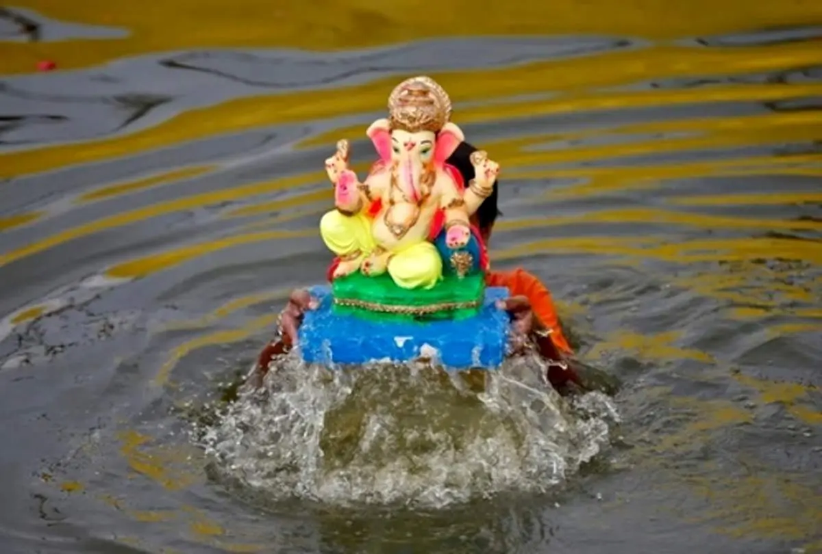 دیدنی های روز؛ از تظاهرات زنان حامی طالبان تا دوچرخه سواری حاکم دوبی